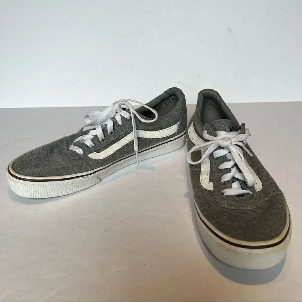 Women's Vans off the Wall Sneakers Gray Canvas size 10